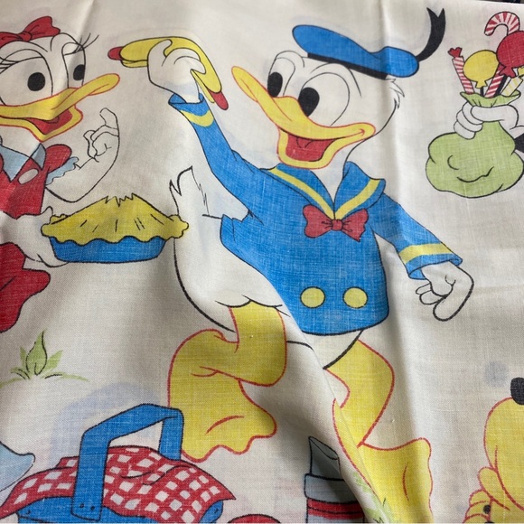 Vtg Set of 2 Disney Pillowcases Mickey Mouse Donald Daisy Duck Pluto Picnic - Picture 4 of 7
